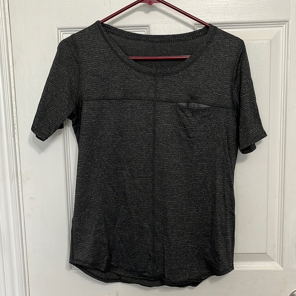 Lululemon Run Away Tee // 6-8